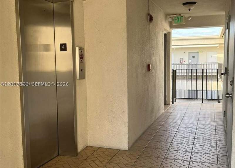1 bedroom Condominium at 5501 NW 7th St E412, El Lago Condo, Miami — photo 5