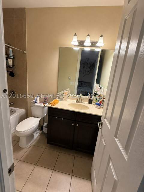 9845 NW 86th Ter, Doral FL - photo 11 of 33