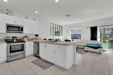 1469 SE 26th Ter, Homestead FL - photo 11 of 48
