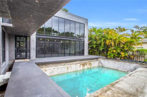 221 SW 25th Rd, Miami FL - photo 10 of 39
