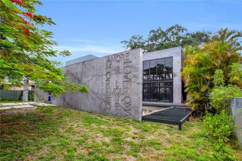 221 SW 25th Rd, Miami FL - photo 11 of 39