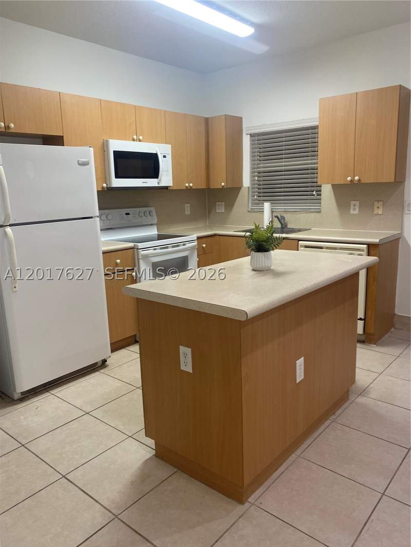 2 bedroom Townhouse at 2953 SE 15th Ter, Venetia Grove, Homestead — photo 4
