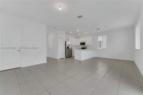 725 SE 14th Ct, Homestead FL - photo 10 of 32