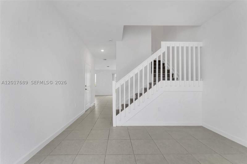 3 bedroom Townhouse at 725 SE 14th Ct, Los Cayos, Homestead — photo 3