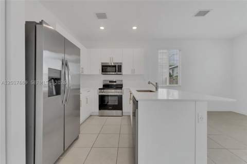 725 SE 14th Ct, Homestead FL - photo 6 of 32