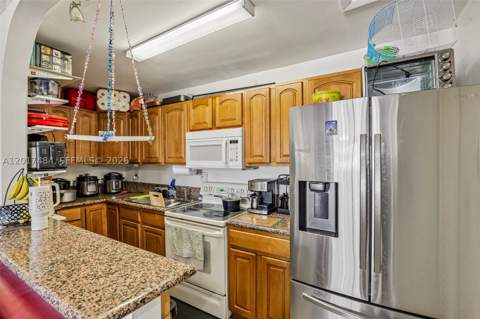 4520 NW 79th Ave 2D, Doral FL - photo 10 of 29