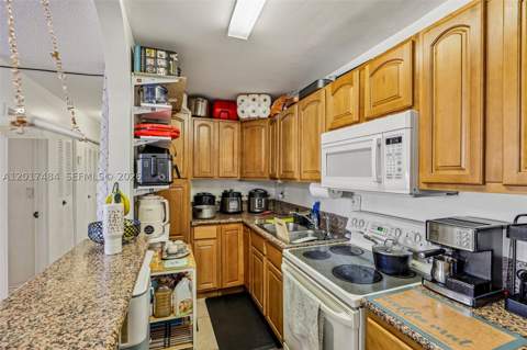 4520 NW 79th Ave 2D, Doral FL - photo 11 of 29