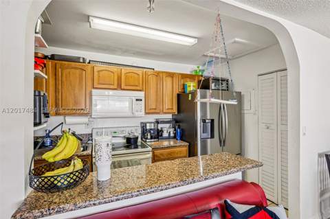 4520 NW 79th Ave 2D, Doral FL - photo 12 of 29