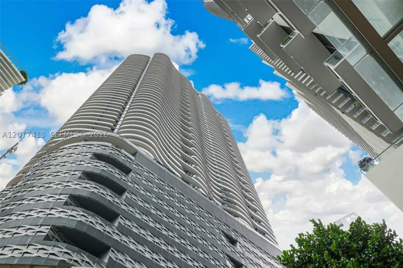 3 bedroom Condominium at 1000 Brickell Plz 3002, Brickell Flatiron Condo, Miami — photo 2