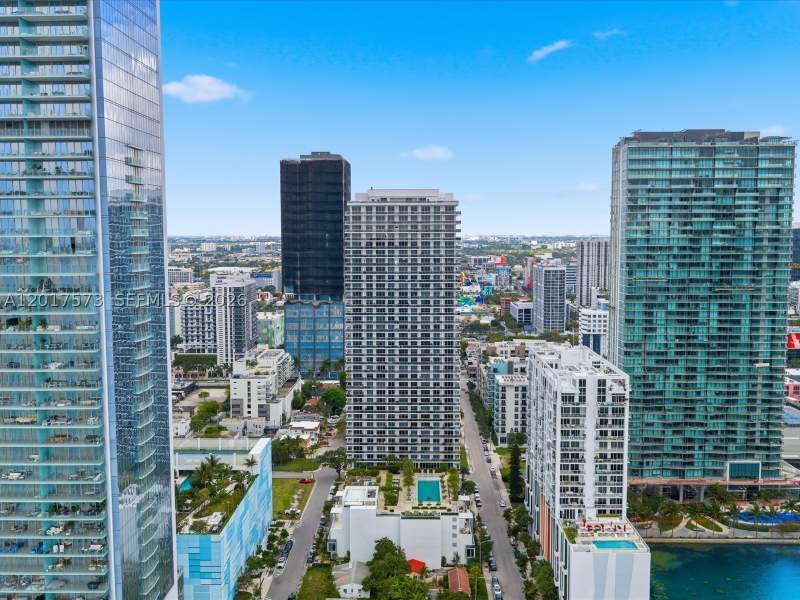 3 bedroom Condominium at 600 NE 27th St Ph2, Bay House Miami Condo, Miami — photo 2