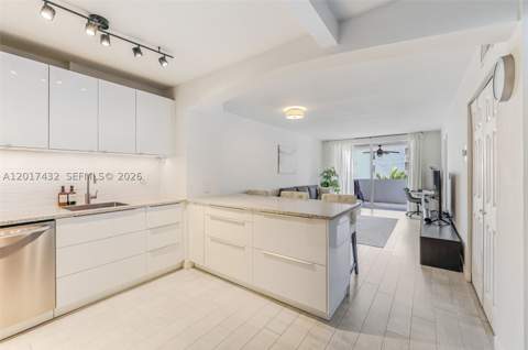 1331 Lincoln Rd 704, Miami Beach FL - photo 11 of 43