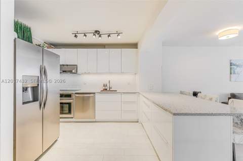1331 Lincoln Rd 704, Miami Beach FL - photo 9 of 43