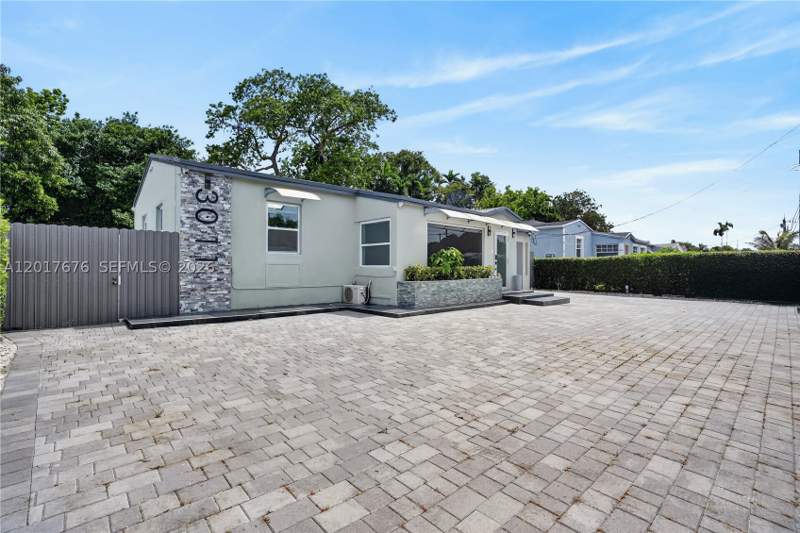 3 bedroom SingleFamilyResidence at 1130 NW 57th St, Lin Heights, Miami — photo 5