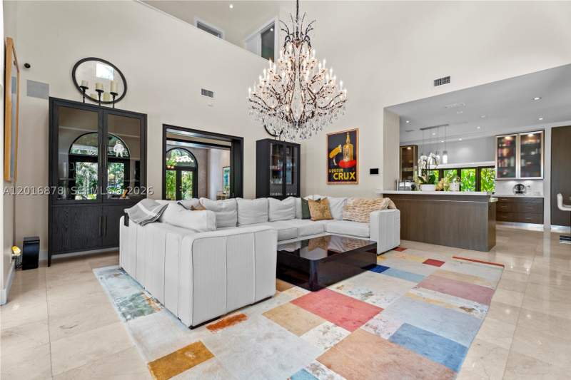 6 bedroom SingleFamilyResidence at 8550 Old Cutler Rd, Cocoa Plum Heights Sub, Coral Gables — photo 5