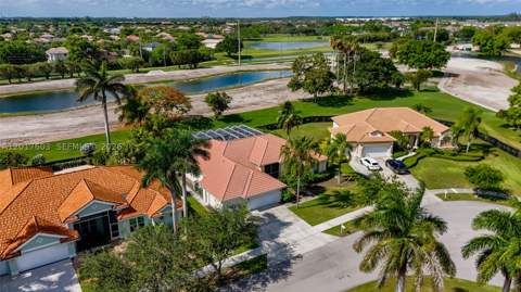 2575 Muirfield Ter, Homestead FL - photo 8 of 64