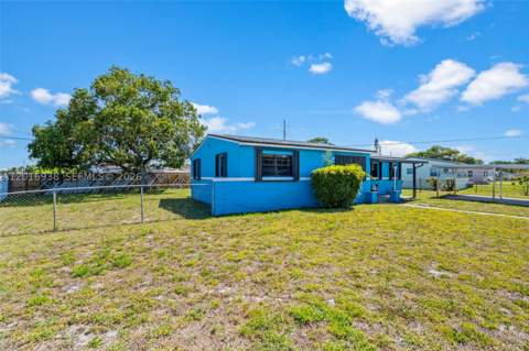 2400 NW 181st Ter, Miami Gardens FL - photo 14 of 54