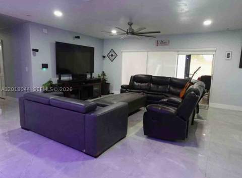 9260 SW 164th St, Palmetto Bay FL - photo 7 of 53