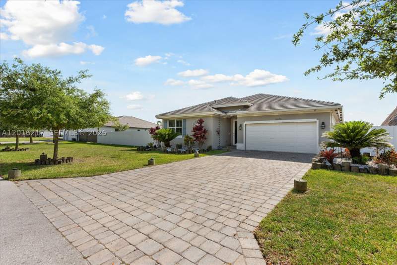 4 bedroom SingleFamilyResidence at 30630 SW 190th Ave, Garden Homes, Homestead — photo 2
