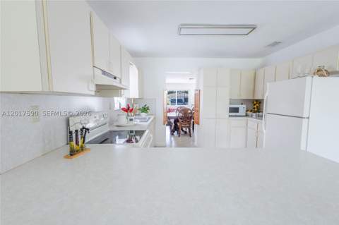 10 NW 60th Ct, Miami FL - photo 10 of 28