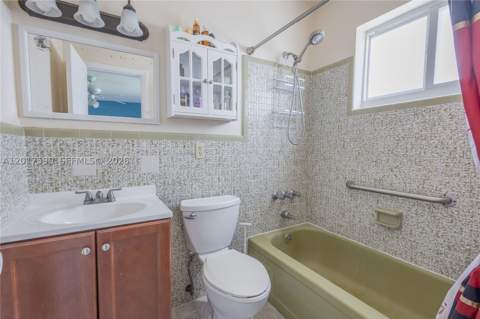 10 NW 60th Ct, Miami FL - photo 16 of 28