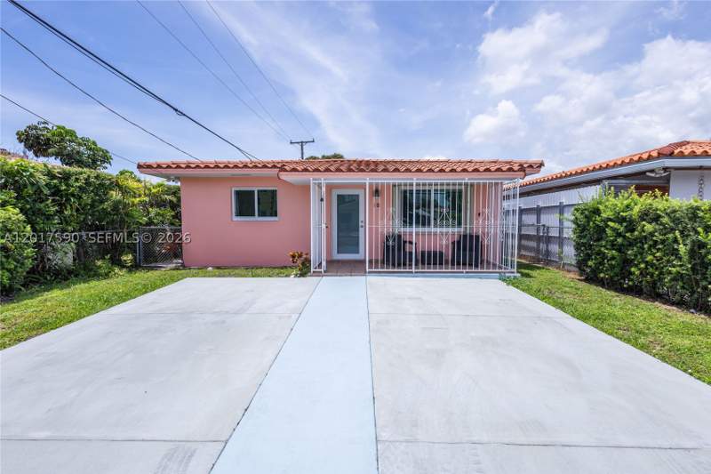 3 bedroom SingleFamilyResidence at 10 NW 60th Ct, West Flagler Pk Sec B, Miami — photo 2