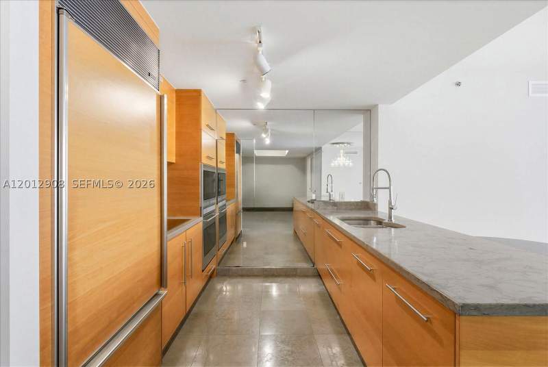 2 bedroom Condominium at 465 Brickell Ave 4805, Iconbrickell Condo No 1, Miami — photo 2