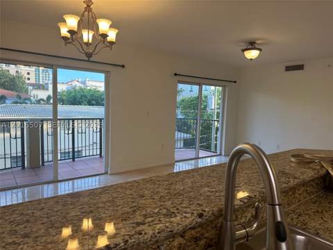 322 Madeira Ave 302, Coral Gables FL - photo 12 of 36