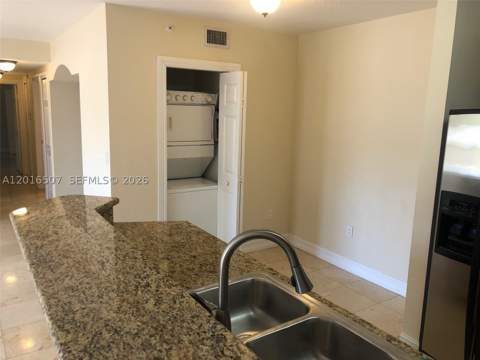 322 Madeira Ave 302, Coral Gables FL - photo 13 of 36
