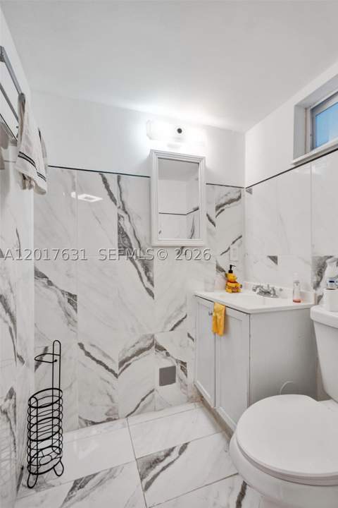 7850 Byron Ave 702, Miami Beach FL - photo 11 of 17