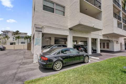 7850 Byron Ave 702, Miami Beach FL - photo 13 of 17
