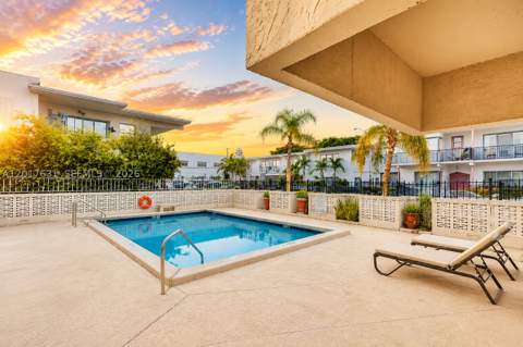 7850 Byron Ave 702, Miami Beach FL - photo 16 of 17