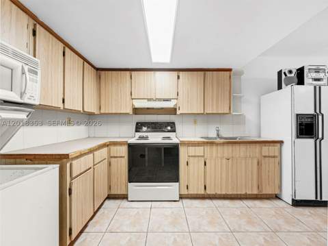 100 SW 110th Ave 142, Sweetwater FL - photo 13 of 59