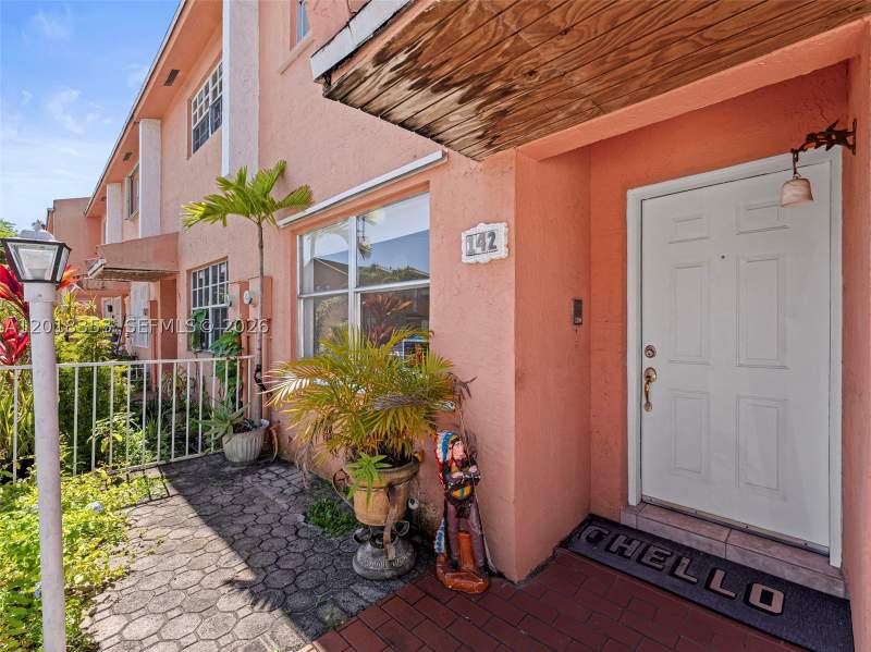 2 bedroom Townhouse at 100 SW 110th Ave 142, Paradise Villas Condo, Sweetwater — photo 3