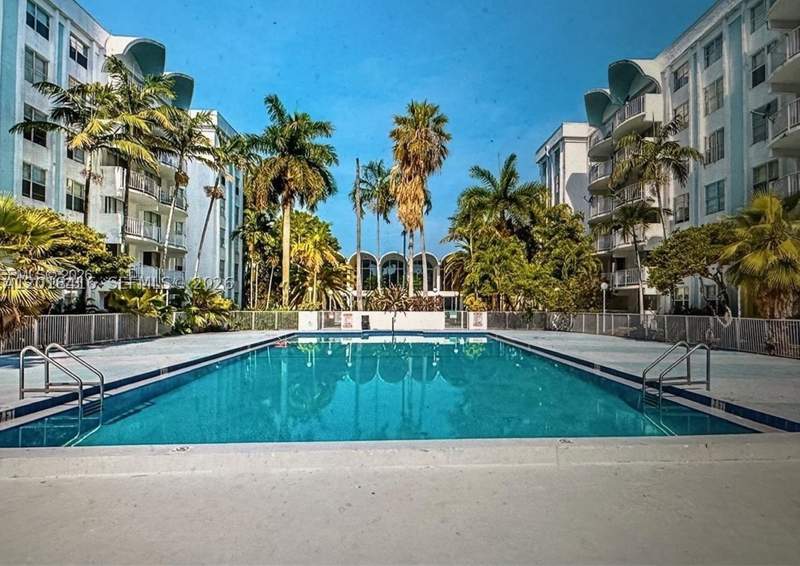 1 bedroom Condominium at 496 NW 165th St Rd D-410, Montecarlo Condo, Miami — photo 3