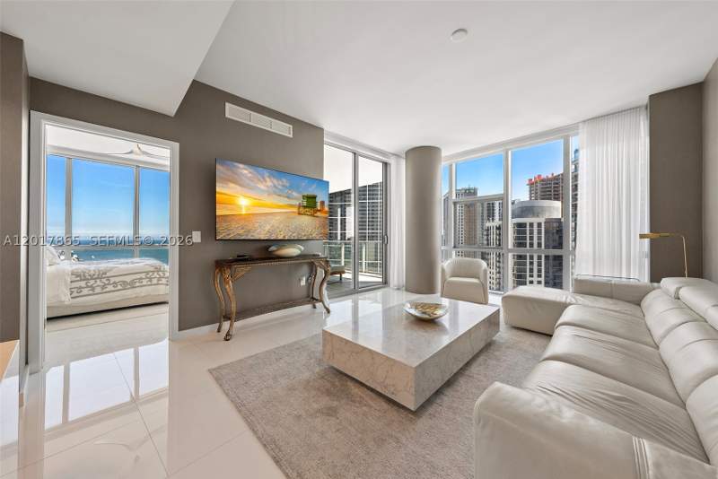 3 bedroom Condominium at 851 NE 1st Ave 3711, Paramount Miami Worldcent, Miami — photo 3