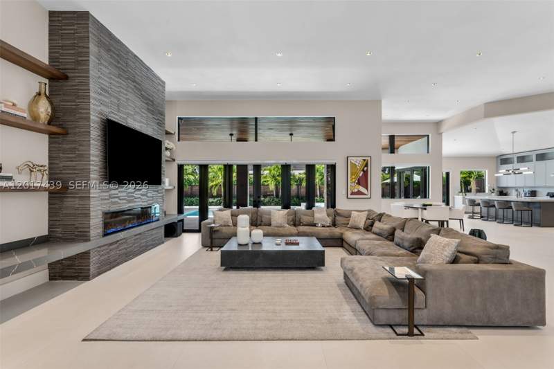 5 bedroom SingleFamilyResidence at 10040 SW 124th St, Leewood Lane Revised, Miami — photo 2