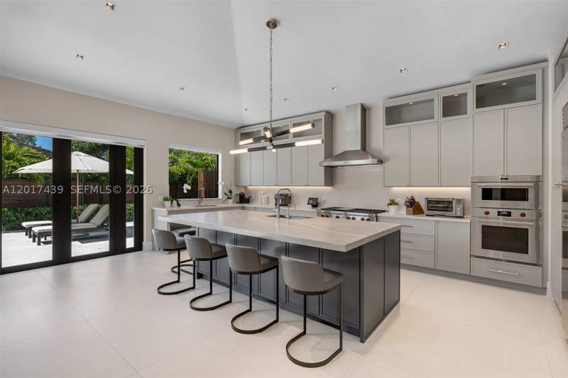 5 bedroom SingleFamilyResidence at 10040 SW 124th St, Leewood Lane Revised, Miami — photo 3