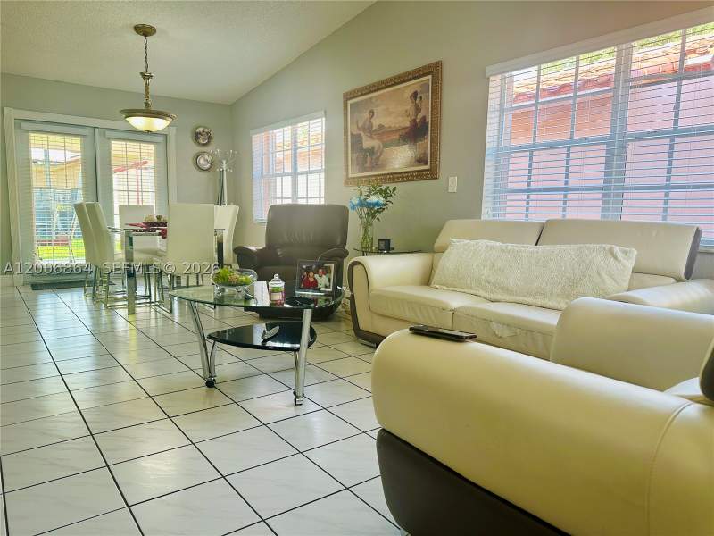 4 bedroom SingleFamilyResidence at 13741 SW 11th St, Alba Gardens Sec 2, Miami — photo 4