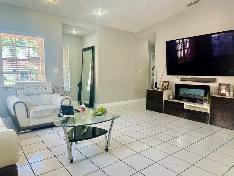 4 bedroom SingleFamilyResidence at 13741 SW 11th St, Alba Gardens Sec 2, Miami — photo 5