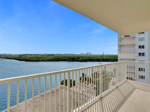 300 Bayview Dr 906, Sunny Isles Beach FL - photo 17 of 67
