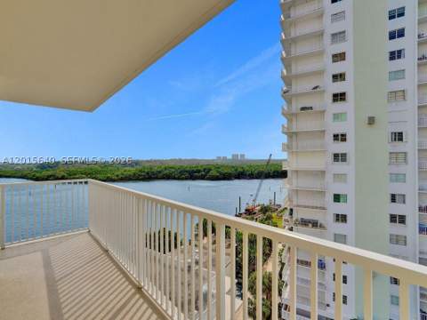 300 Bayview Dr 906, Sunny Isles Beach FL - photo 18 of 67