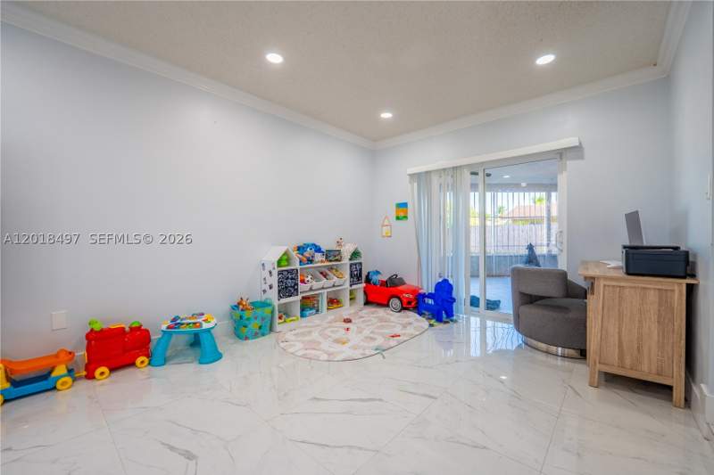 5 bedroom SingleFamilyResidence at 10750 SW 173rd St, Southland Pines, Miami — photo 4