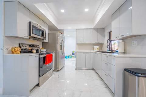 10750 SW 173rd St, Miami FL - photo 8 of 33