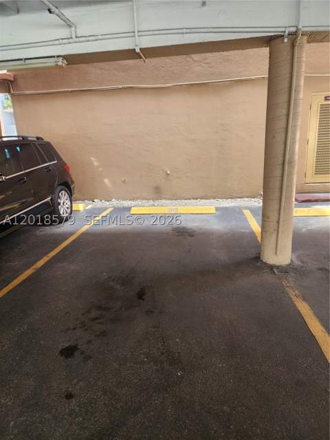 6095 W 19th Ave 205, Hialeah FL - photo 7 of 33