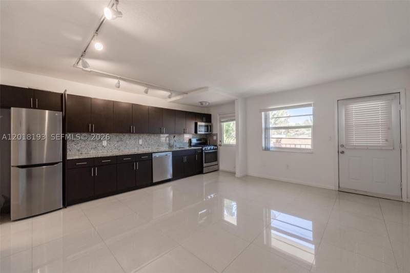 1 bedroom Condominium at 525 Meridian Ave 305, 525 Meridian Condo, Miami Beach — photo 2