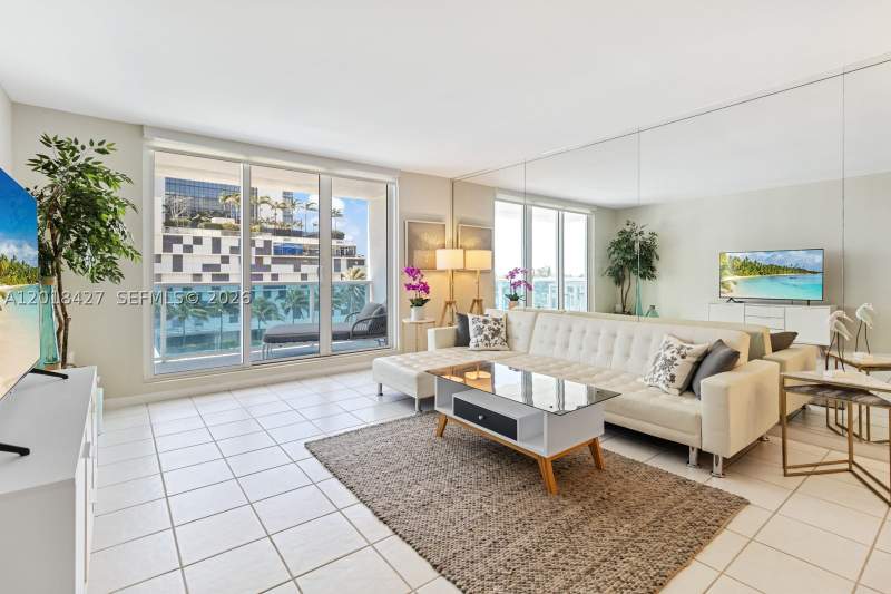 1 bedroom Condominium at 2301 Collins Ave 404, Roney Palace Condo, Miami Beach — photo 2