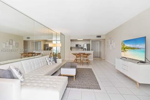 2301 Collins Ave 404, Miami Beach FL - photo 7 of 28