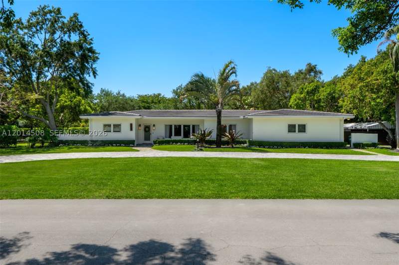 4 bedroom SingleFamilyResidence at 6450 SW 128th St, Elrae Sub, Pinecrest — photo 2