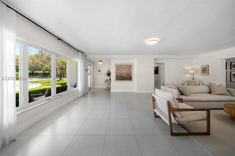 4 bedroom SingleFamilyResidence at 6450 SW 128th St, Elrae Sub, Pinecrest — photo 3
