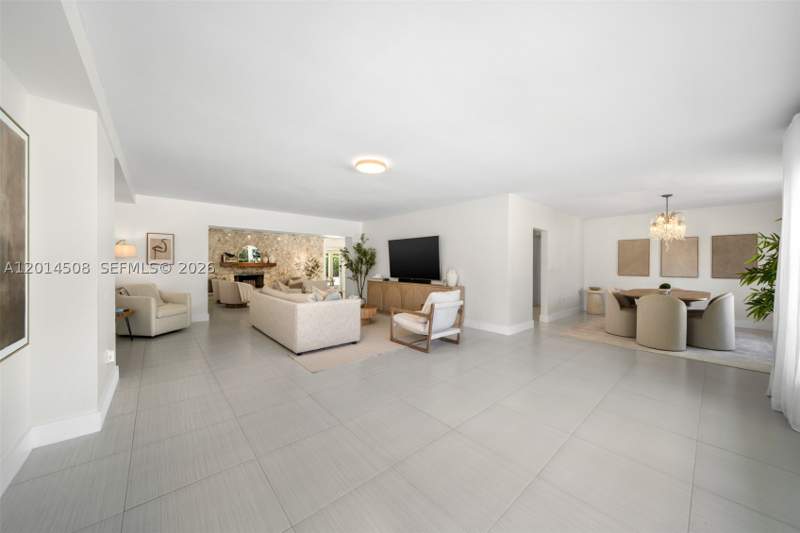 4 bedroom SingleFamilyResidence at 6450 SW 128th St, Elrae Sub, Pinecrest — photo 4